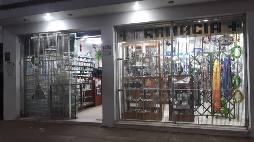 Farmacia San Cayetano Fachada